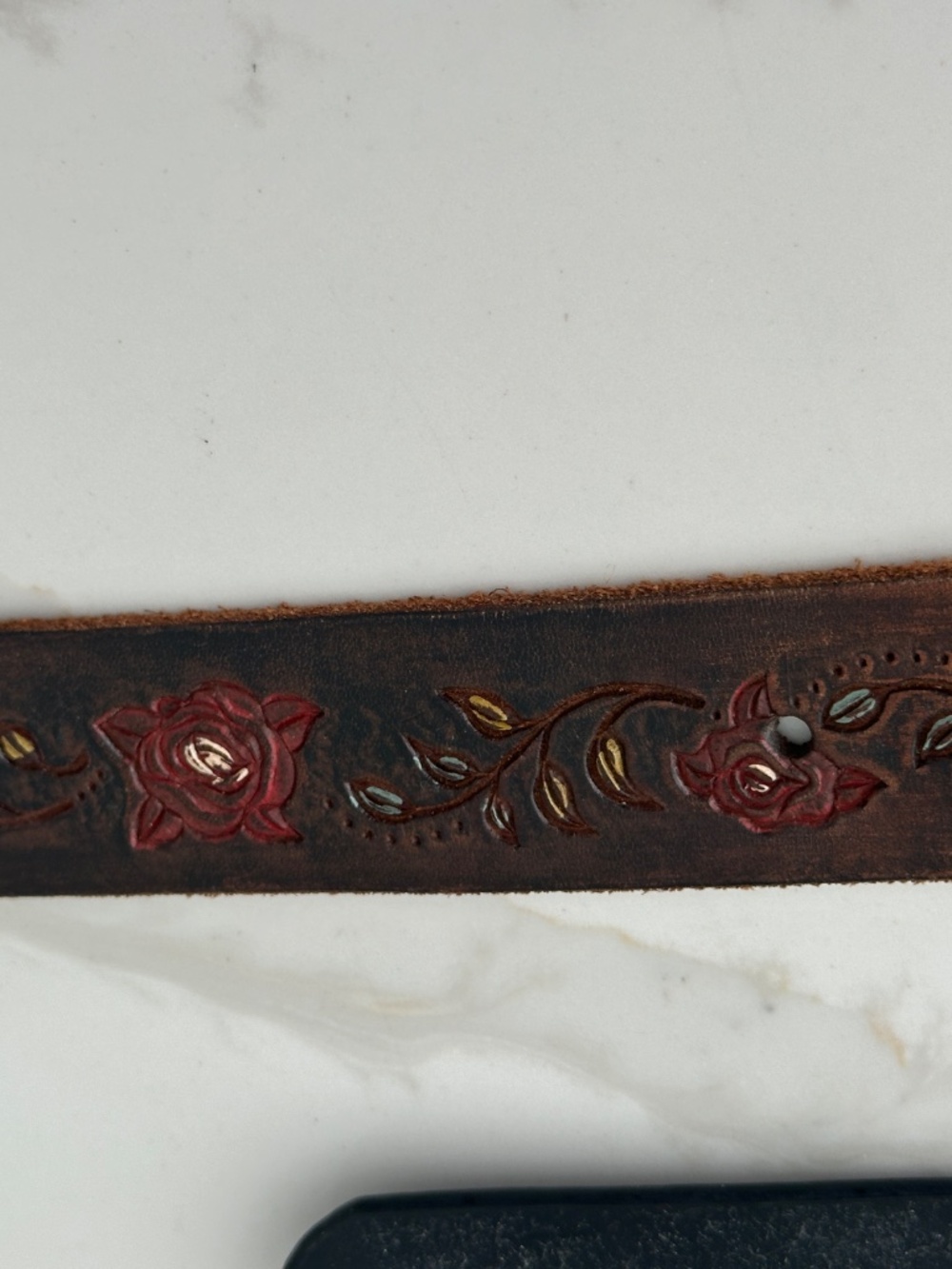 MENS BELT  BY LEATHER ISLAND SIZE MEDIUM